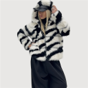 pelliccia foderata con cappuccio crudelia